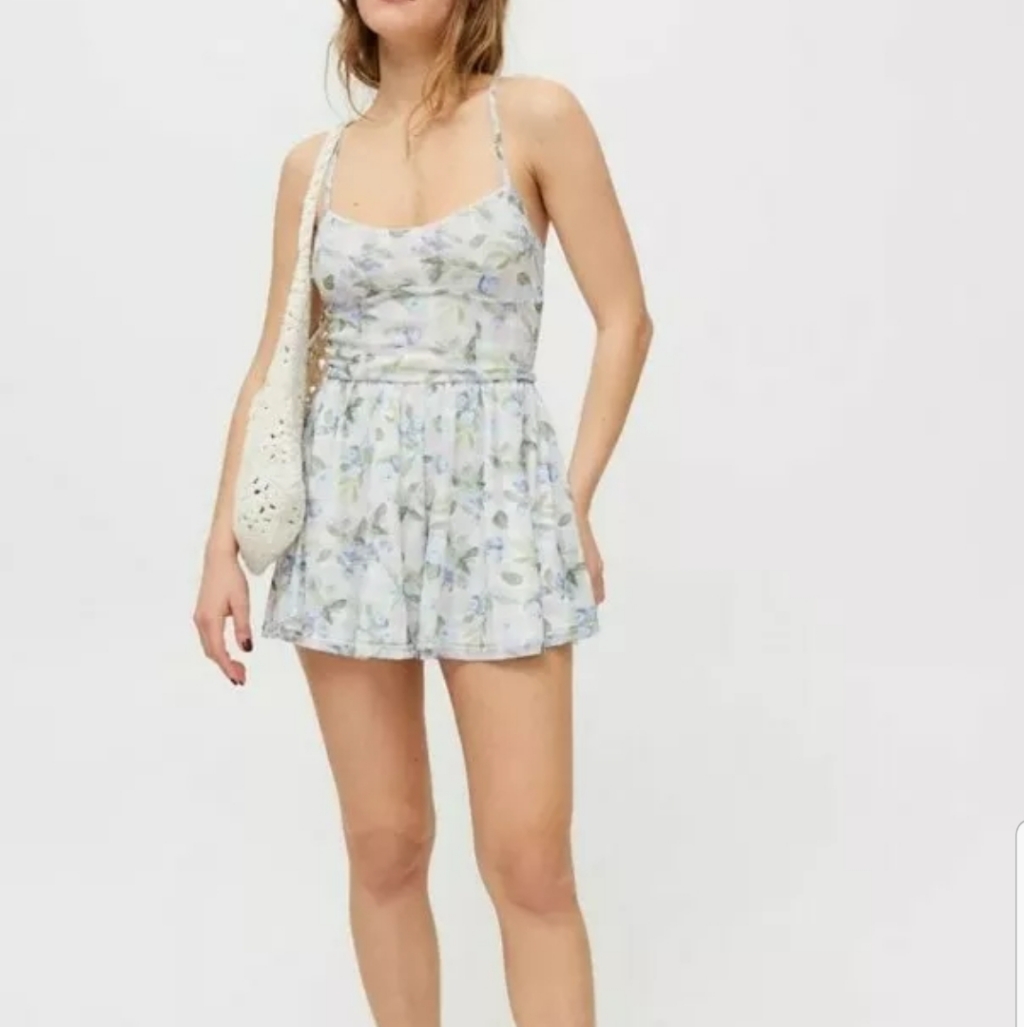 Uo Urban Outfitters Romper Mattie Floral Mesh Sleeveless Size Medium Nwt